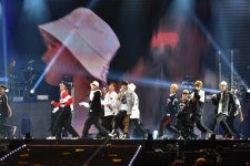 서태지와 한 25년의 시간여행…주경기장 3만5천 팬 환호