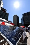 시내 한 가운데서 열린 태양광 박람회