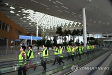 정원이 있는 제2여객터미널 내부