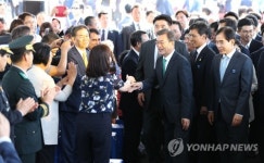 서해안 유류피해 극복 10주년, 태안 찾은 문 대통령