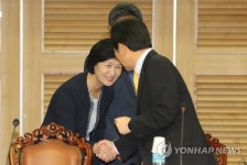 인사하는 정세균-추미애