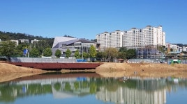 구리시 이문안 저수지 수변 공원 조기 개장