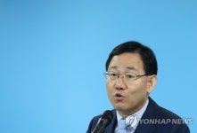 주호영 원내대표 혁신성장으로의 전환 기미 환영