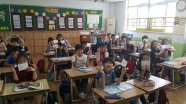 군인 아저씨, 힘내세요…고사리손으로 쓴 손편지 1천250통