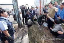 붉은불개미 방역 인천항 점검 나선 김영록