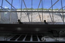 태백산맥문학관 옹석벽화