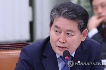 질의하는 김경협 의원