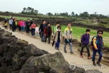 세계농업유산 제주 밭담길 사이로