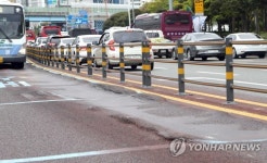 개통 1년 안된 부산 중앙버스차로 곳곳 뒤틀림…포장 얇은 탓
