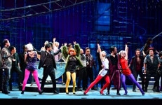 클럽에 선 오페라 리골레토…캐슬린 김 절창 돋보여