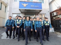 [사진톡톡] 파출소는 취객과 전쟁 중