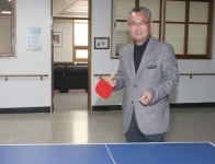스트레스 맘껏 풀거라 교장실 앞에 들어선 탁구대