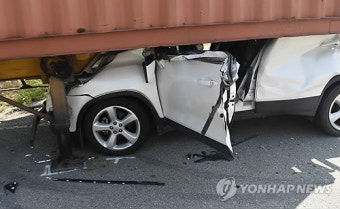 부산신항 배후단지 불법주차 몸살…물류 지장에 사고 유발