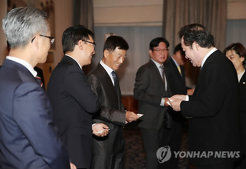 김혜경 여사, 여성기업은 희망의 열쇠…단독 일정으로 기업인 격려