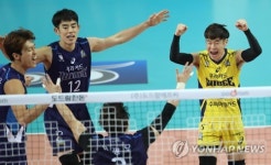 득점에 환호하는 우리카드