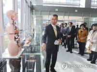 첨단의료기기개발지원센터 둘러보는 복지위