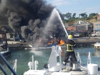 여수 신월 선착장 정박 중 어선 화재…인명 피해 없어
