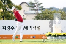 정한밀, 최경주 인비티이셔널 3라운드 선두