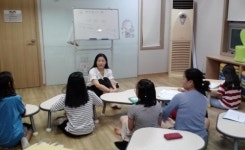 국물 아니라 궁물…다문화자녀 한글 가르치는 한족 선생님