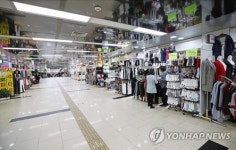 평일 오전 한산한 모습 보이는 영등포로터리 지하상가