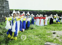 30년 만의 올림픽 성화 제주 봉송 닮은꼴, 다른점