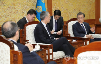 문 대통령, 나토 사무총장 접견