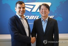 자율주행차 기술업체 모빌아이 창업자 만난 안철수
