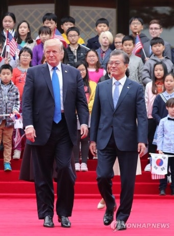 청와대 향하는 한미 정상