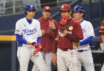 박세웅 3이닝 2실점·이정후 3안타…대표팀, 첫 실전