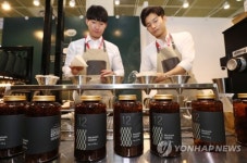 훈남 바리스타들의 브루잉