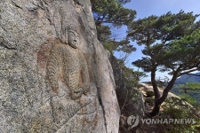 용장사지 마애여래좌상