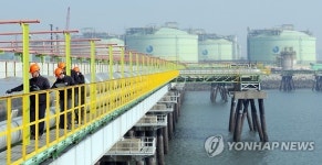 인천LNG기지, 유사 가스누출 우려에 뒤늦게 탱크 보수
