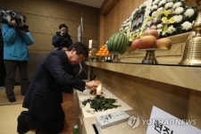 이민호군 빈소 찾은 유승민 대표