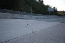 지진 후유증?…포항 영일만대로 바닥 금 가고 곳곳 균열