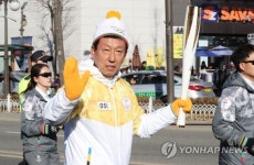 성화 봉송주자 나선 최강희 감독