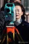 공업고교 실습장 방문한 김현미 장관