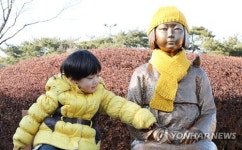 누나, 손 잡아줄게