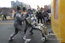 휴보, 잠시 기우뚱