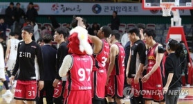 LG, kt에 4점 차 승리
