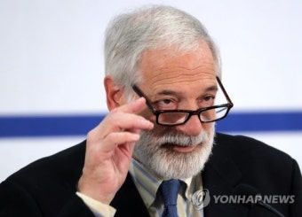 국회 찾은 로버트 갈루치 전 미국 북핵 특사
