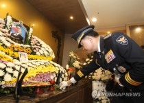 고 정연호 경위 빈소 찾은 이철성 경찰청장