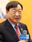 인사말하는 이희범 조직위원장