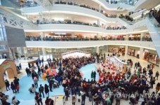 그레이 성탄이브...북적대는 쇼핑몰