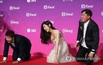 전현무 연예대상에 감사 큰절