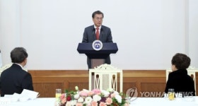 문 대통령, 어르신들과