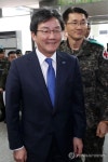 국군춘천병원 찾은 유승민 대표