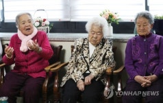 발언하는 이옥선 할머니