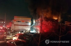 대전 자동차 정비공장서 불…1시간 만에 진화(종합)