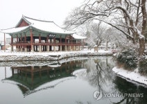 눈 내린 남원 광한루원