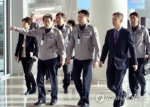 인천공항 시설 점검하는 경찰청장